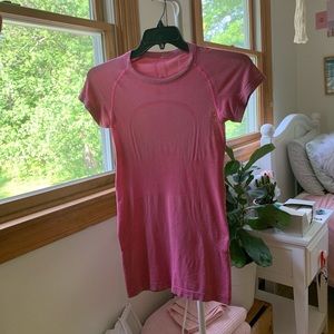 Lululemon Swiftly Tech Pink T-shirt